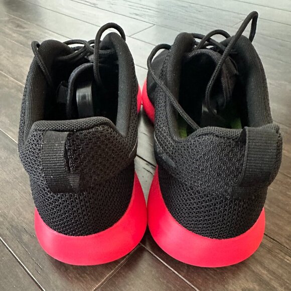 Nike Black & Red Running Shoes  US 11 *small white mark on left shoe toe* - Picture 5 of 8